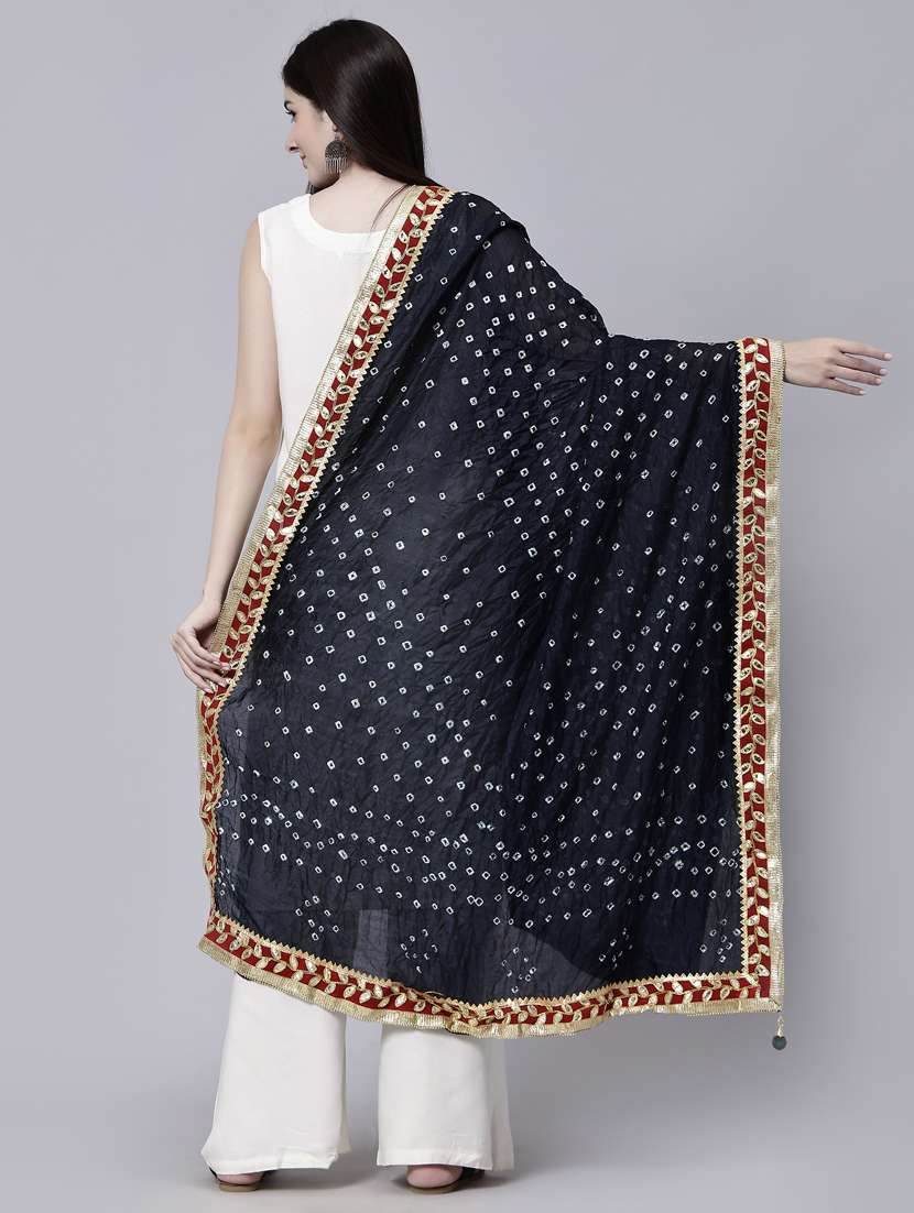 black chiffon dupatta - 20322775 -  Standard Image - 4