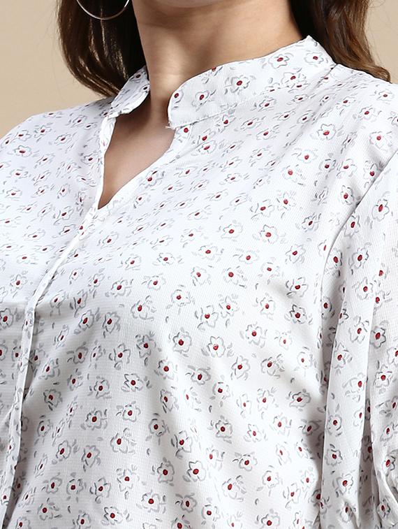white floral plus top - 20325908 - Standard Image - 4