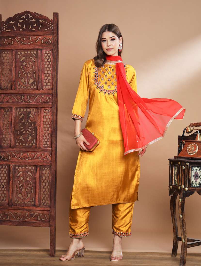 women three quarter sleeve kurta pant with dupatta set - 20329860 -  Standard Image - 1