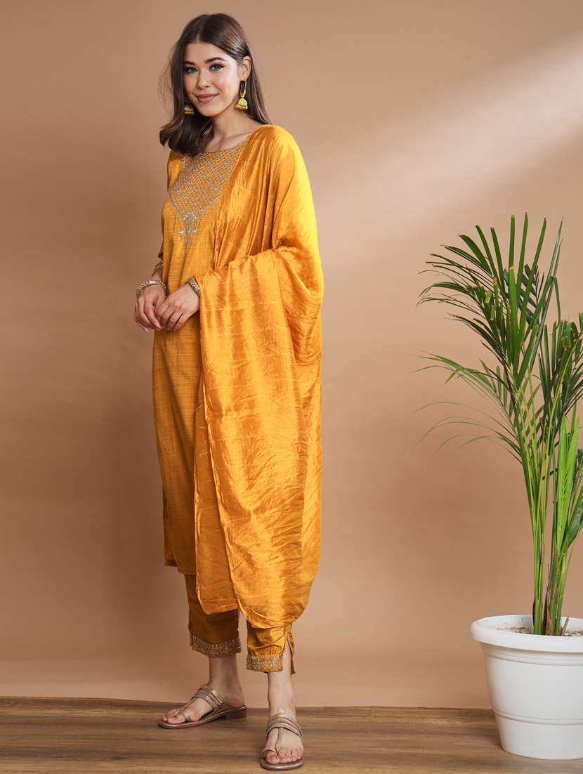 women three quarter sleeve kurta pant with dupatta set - 20329865 -  Standard Image - 1
