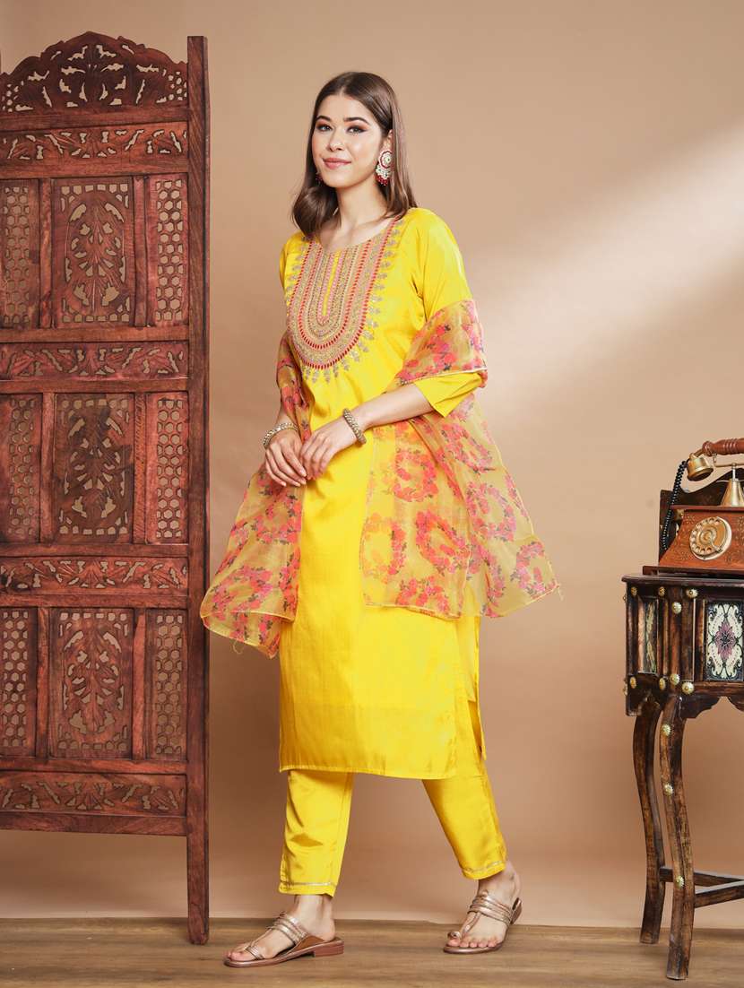 women three quarter sleeve kurta pant with dupatta set - 20329924 - Standard Image - 1
