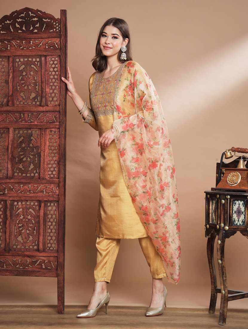 women yoke embroidered suit set - 20329928 -  Standard Image - 1