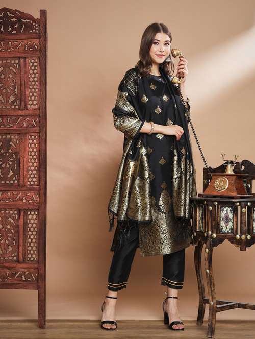 women three quarter sleeve kurta pant with dupatta set - 20329944 - Standard Image - 0