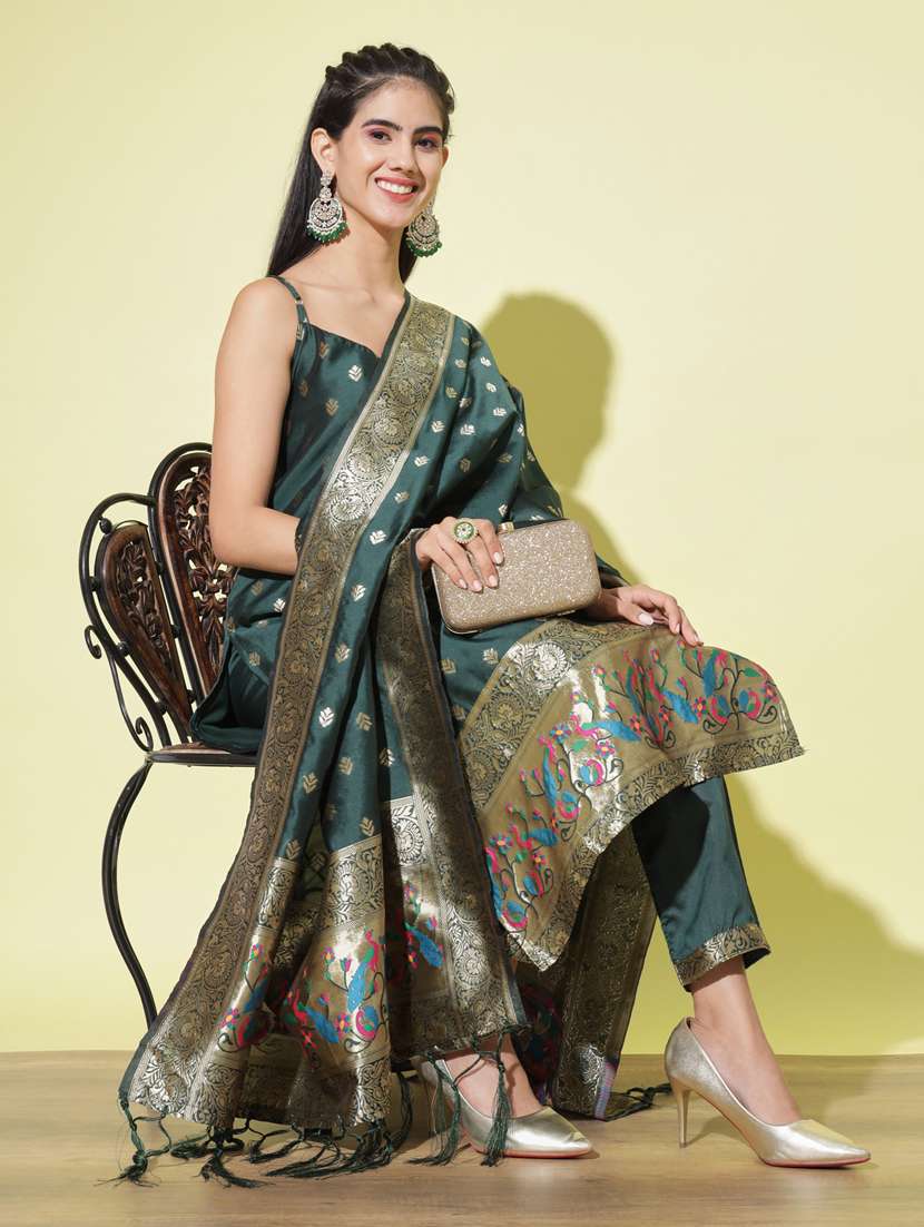 women green kurta pant set with dupatta