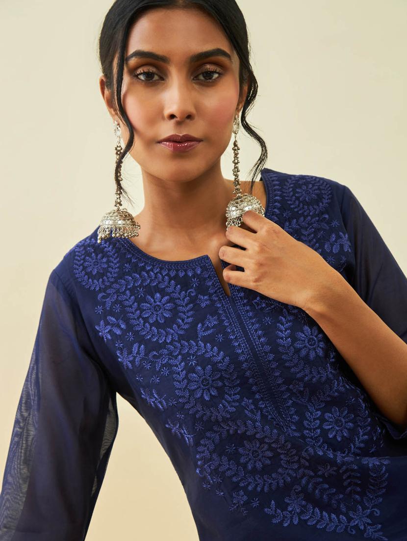 women yoke embroidered straight kurta - 20331288 - Standard Image - 4