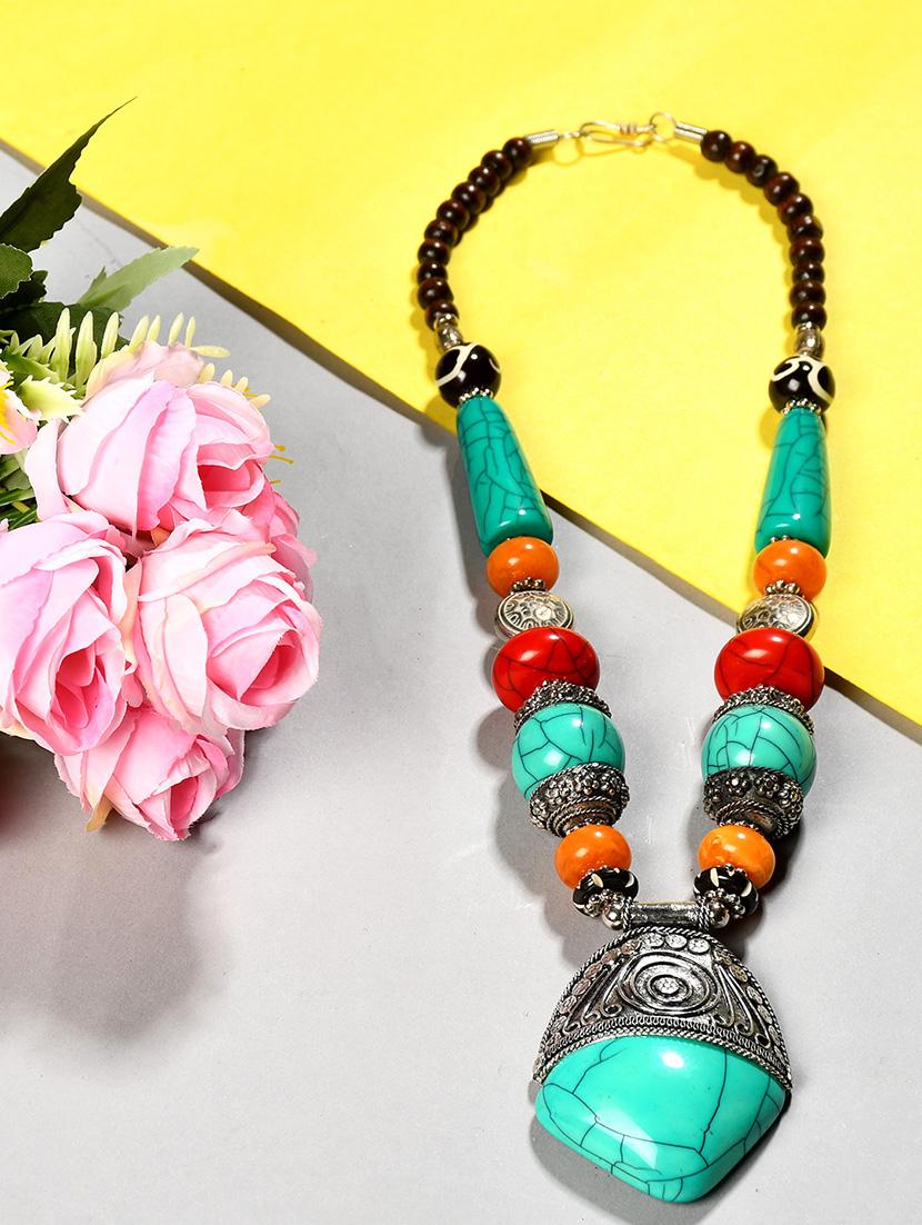 green metal long necklace - 20331726 - Zoom Image - 0