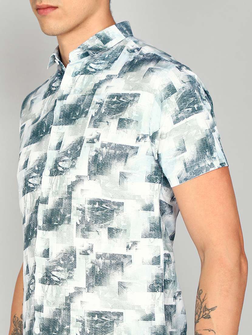 men white printed shirt collar casual shirt - 20333456 -  Standard Image - 4