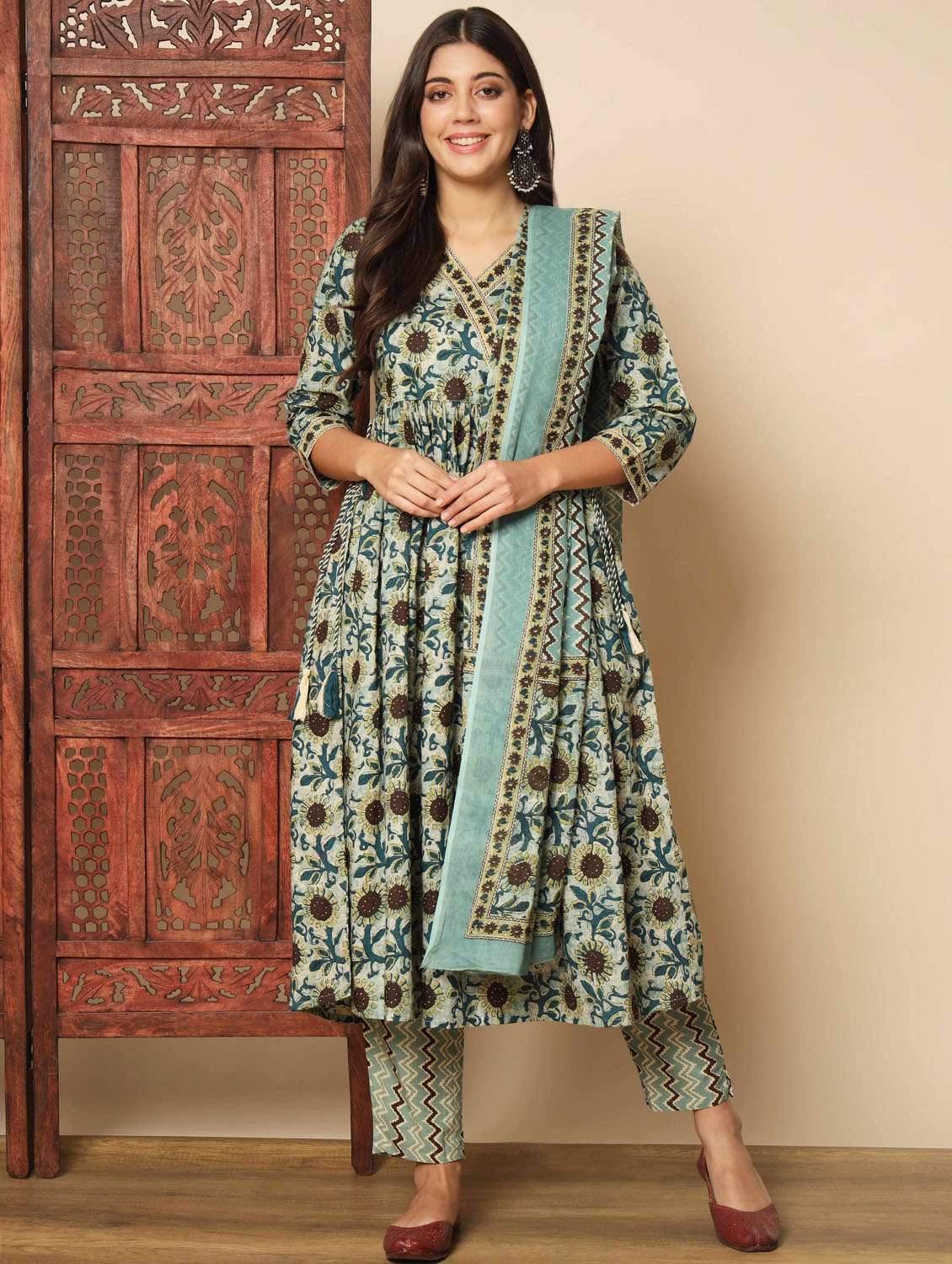 blue three quarter sleeve kurta pant set