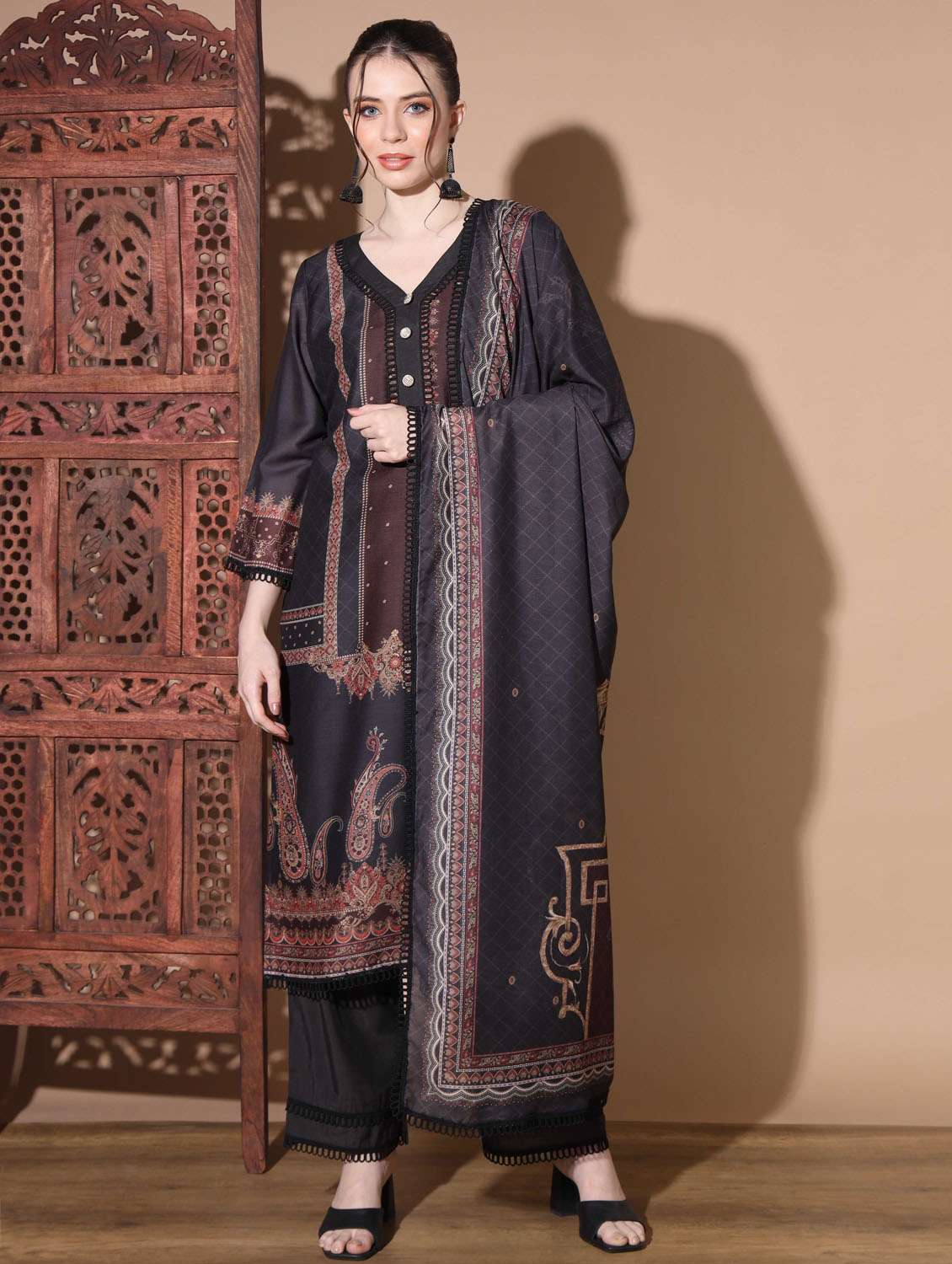 black three quarter sleeve kurta palazzo set