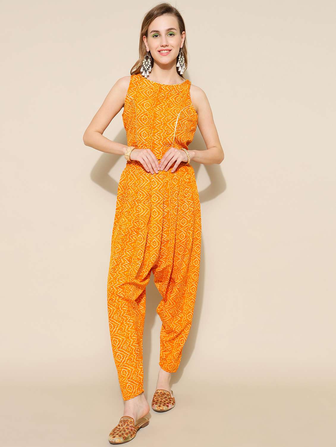 women yellow bandhani print co-ord sets