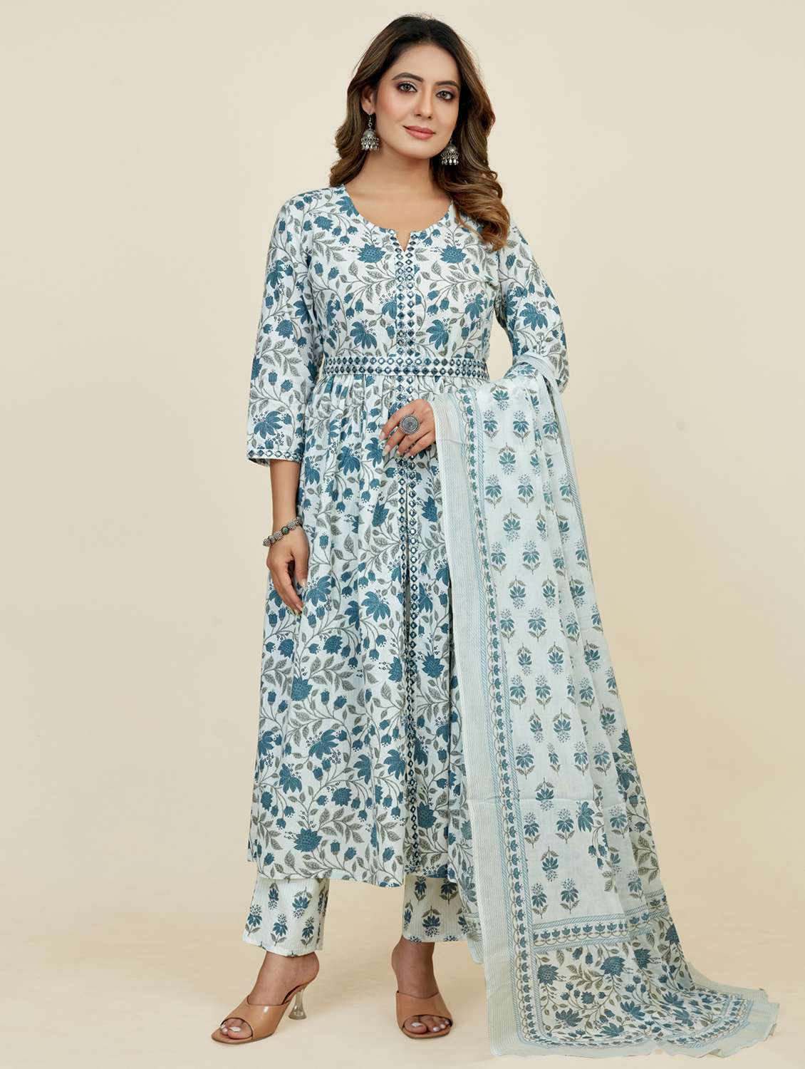 women floral kurta pant set with dupatta