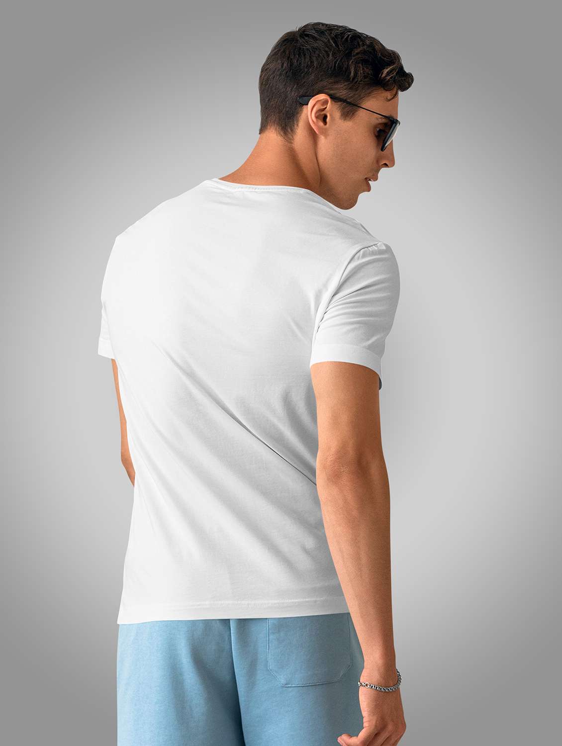 white short sleeve front print t-shirt - 20367889 -  Standard Image - 1