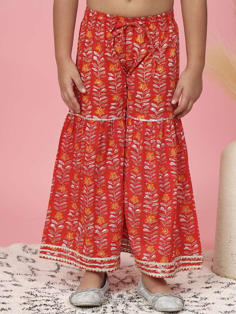 red floral print kurta sharara set - 20381540 -  Standard Image - 4