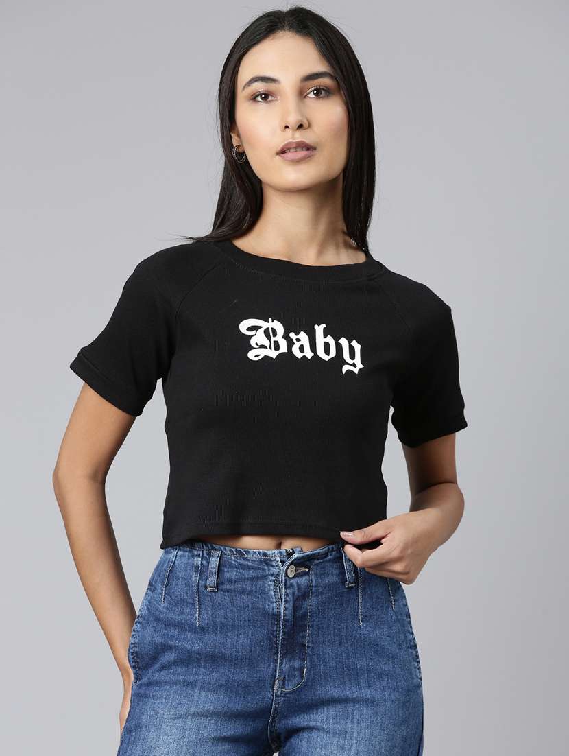 women's chest print crew neck t-shirt