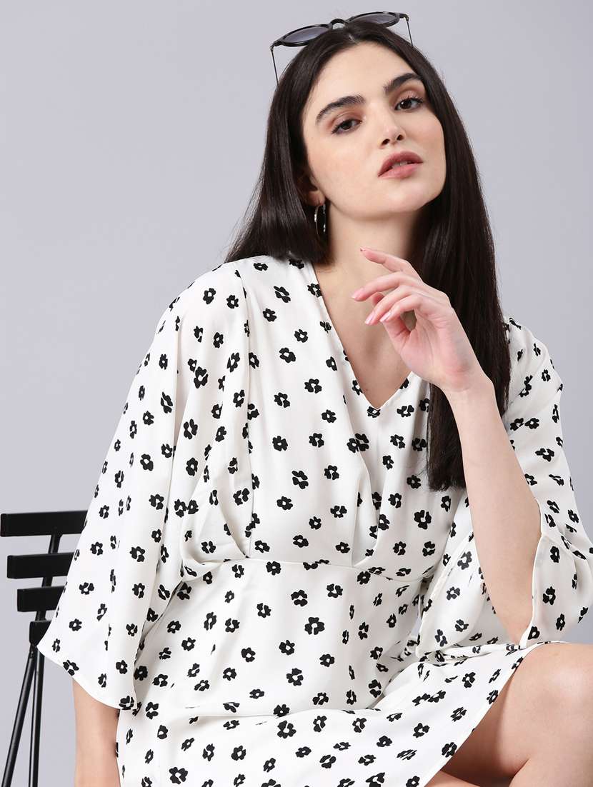 white floral print a-line dress - 20383358 -  Standard Image - 4