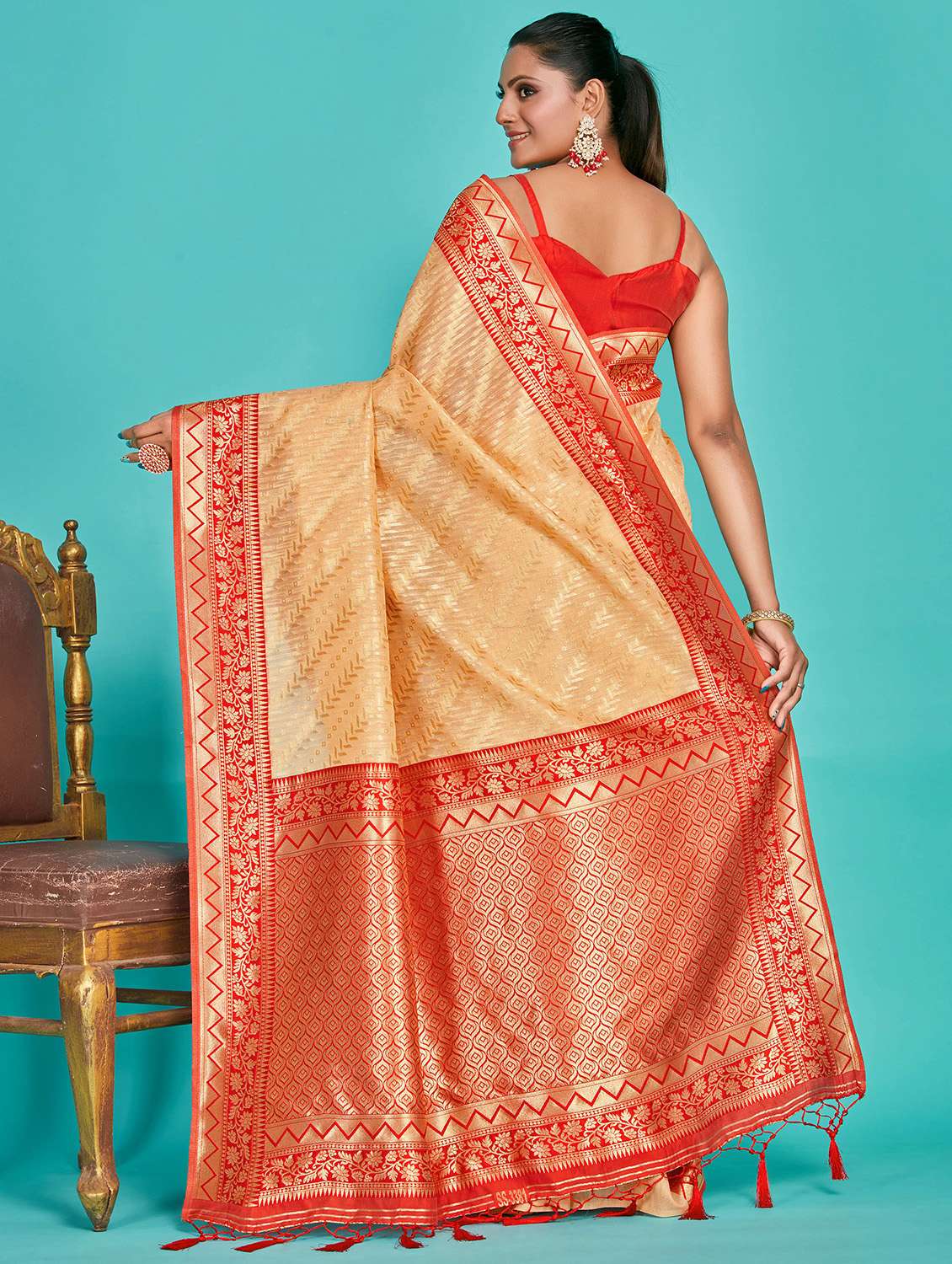 women beige kanjivaram saree - 20384170 -  Standard Image - 1