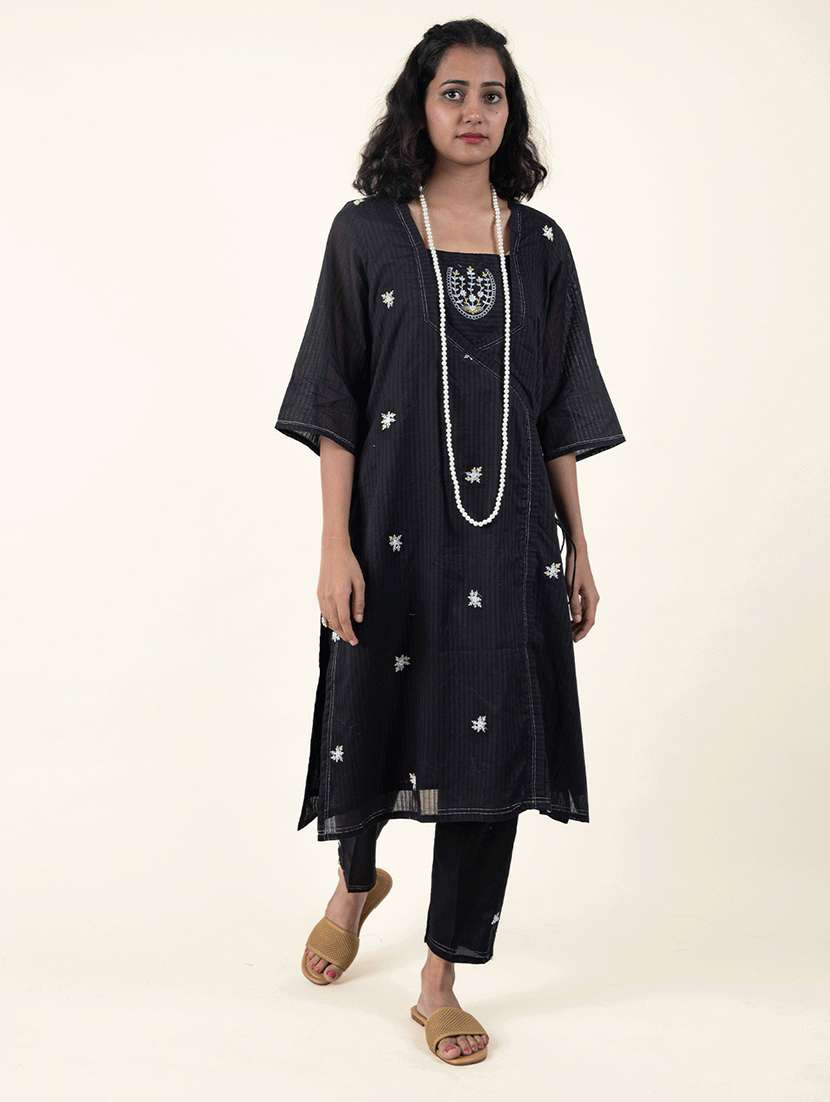 women black square kurta pant set