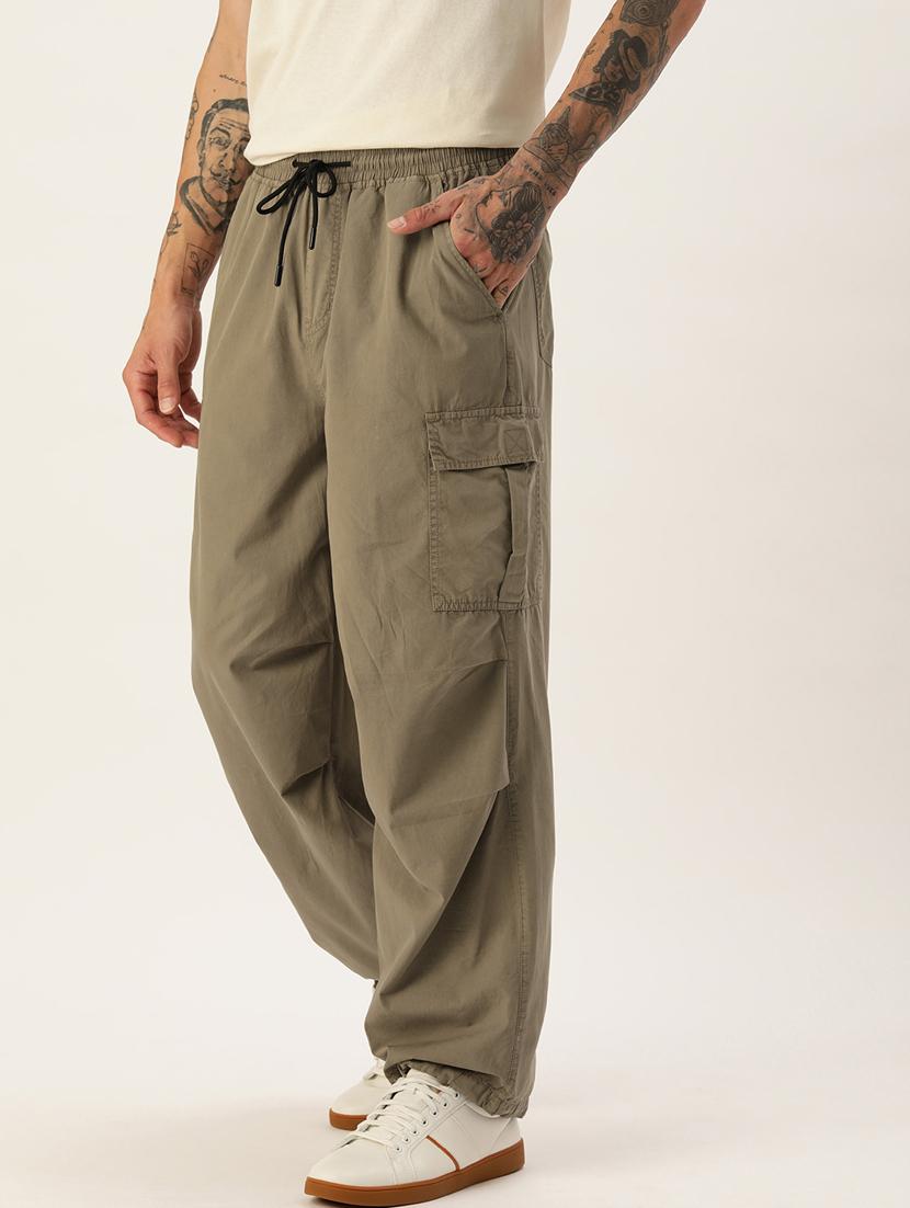 men mid rise solid cargos casual trouser - 20392700 - Standard Image - 1