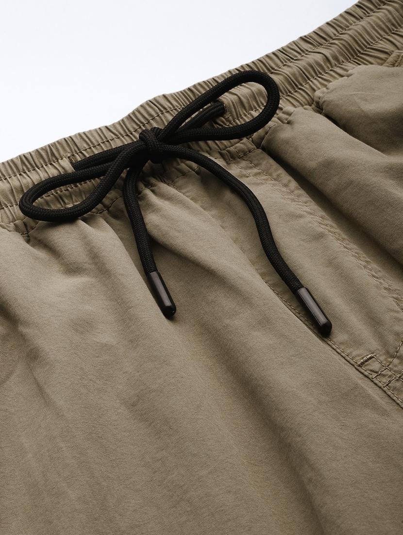 men mid rise solid cargos casual trouser - 20392700 - Standard Image - 4