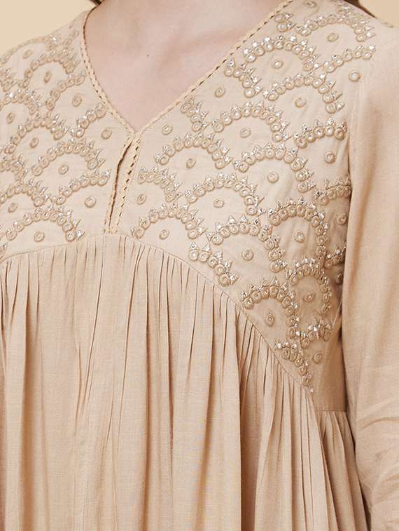 women v-neck mirror work a-line kurta - 20394948 -  Standard Image - 4