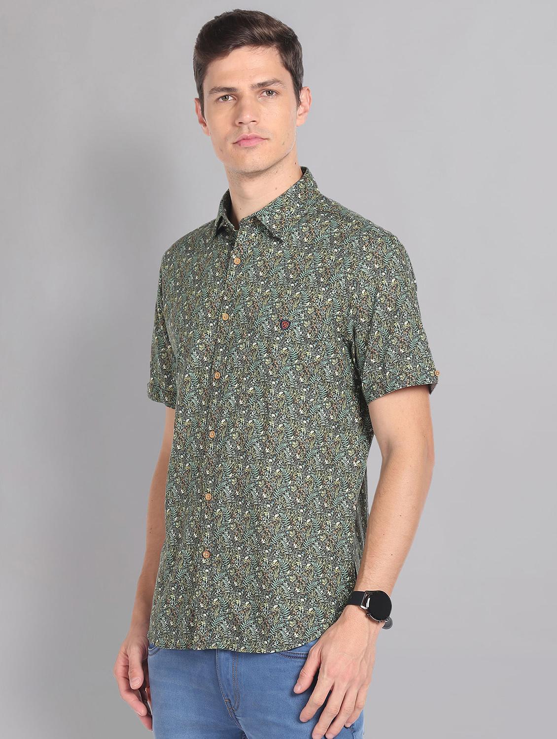 men's short sleeves casual shirt - 20396479 -  Standard Image - 1
