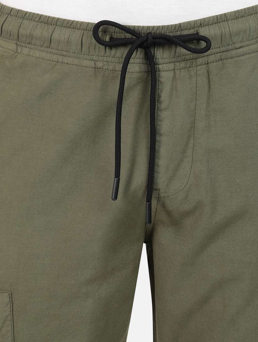 men mid rise solid cargos casual trouser - 20397355 -  Standard Image - 6