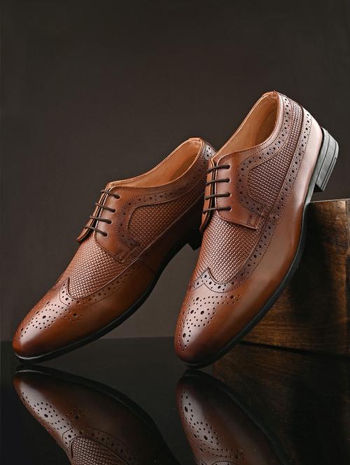 men cut work lace-up brouge shoes - 20404156 -  Standard Image - 0