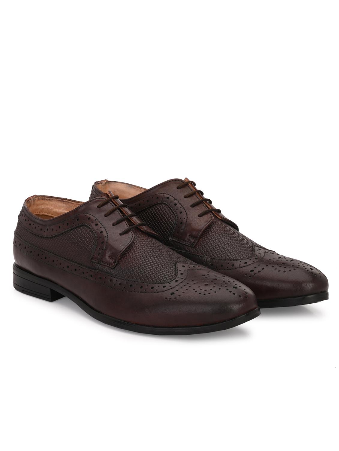 men textured coffee brown lace-up brouge - 20404208 - Standard Image - 1