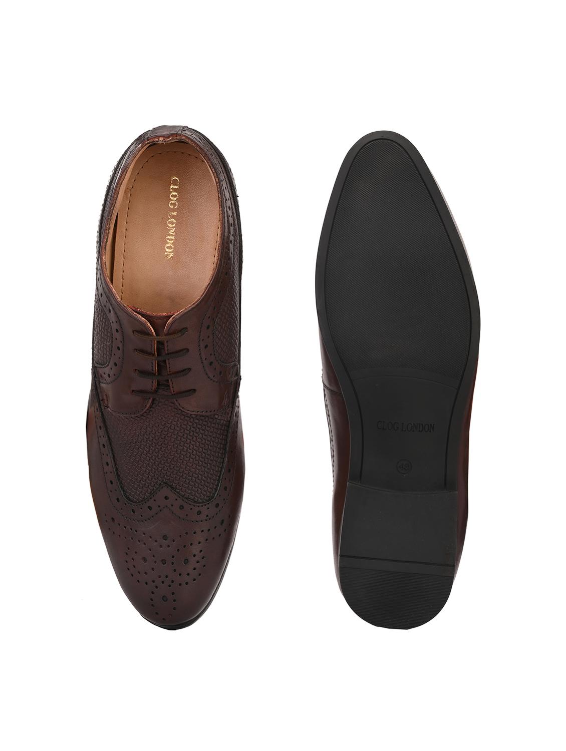 men textured coffee brown lace-up brouge - 20404208 - Standard Image - 4