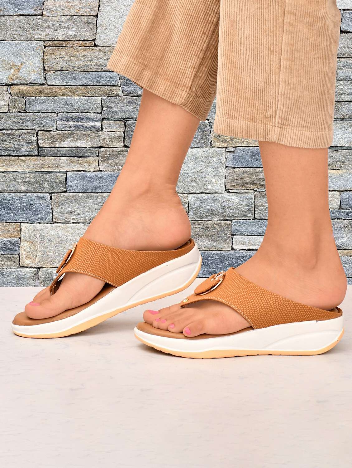 women's beige toe separator wedges - 20406842 -  Standard Image - 1