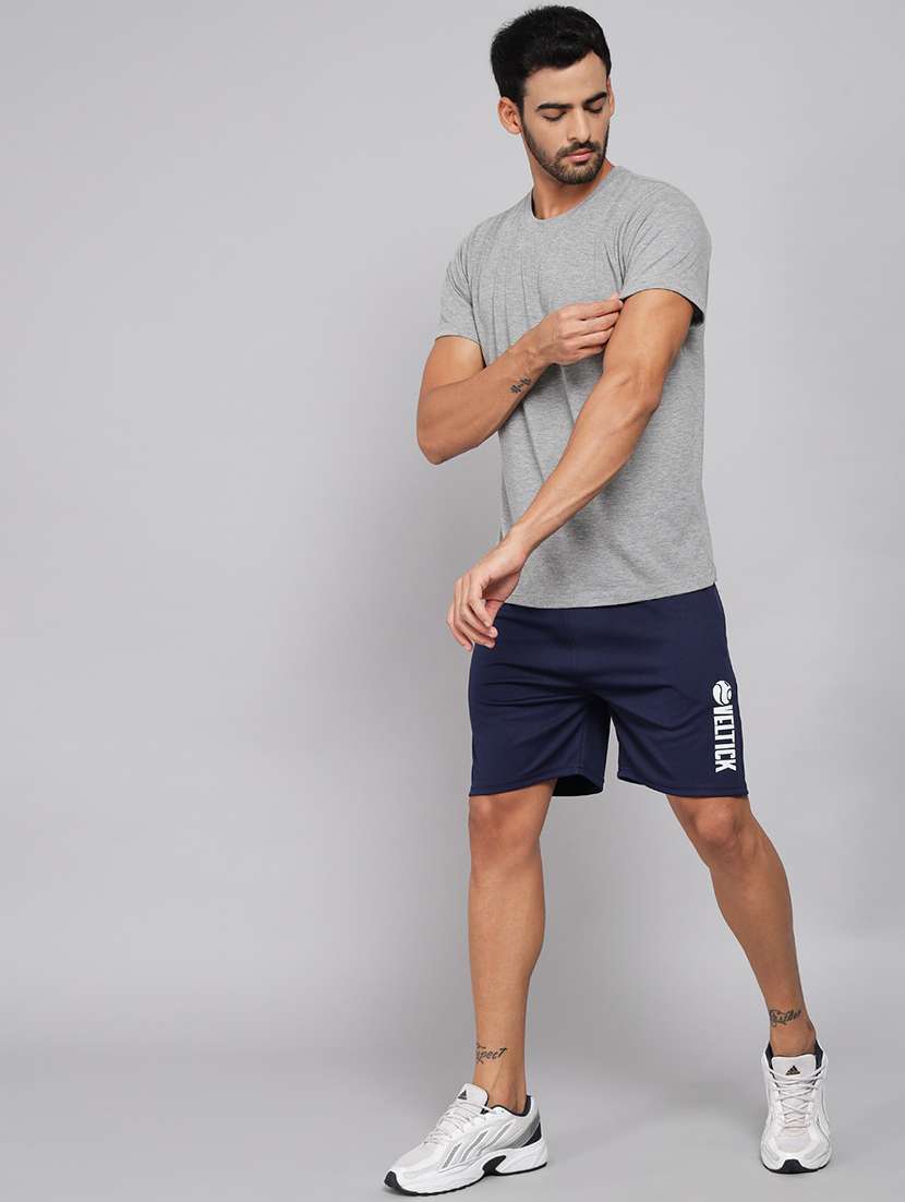 men mid rise typographic printed shorts - 20409238 -  Standard Image - 4