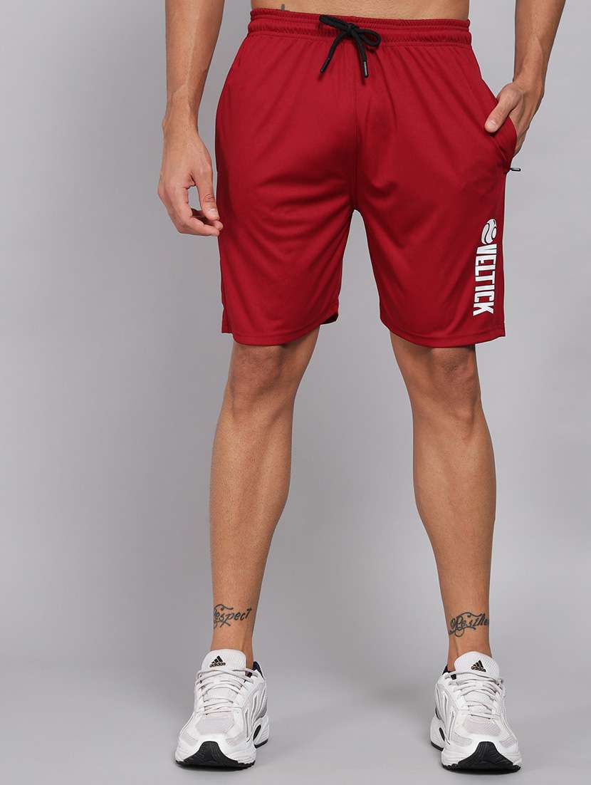 men mid rise typographic printed shorts