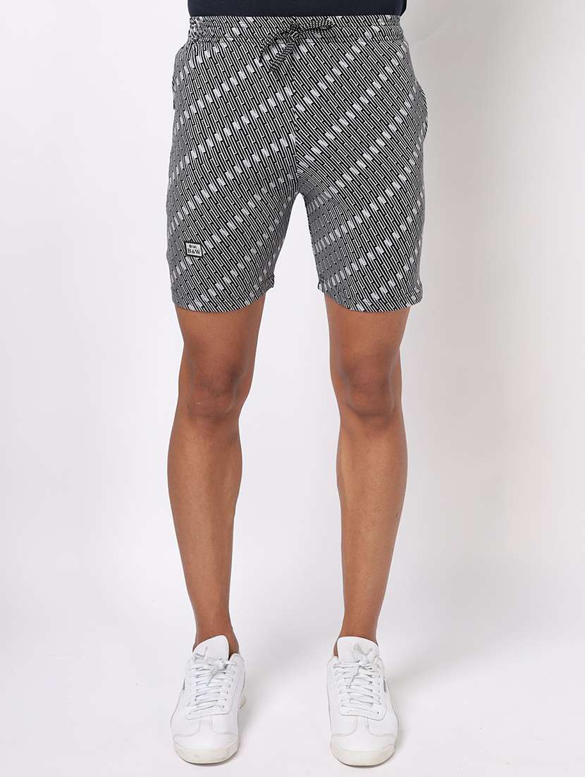 men mid rise printed shorts