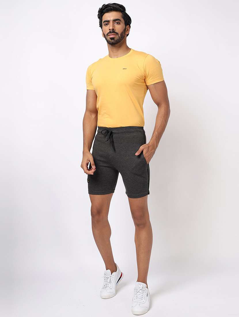 men mid rise solid shorts - 20410157 -  Standard Image - 4