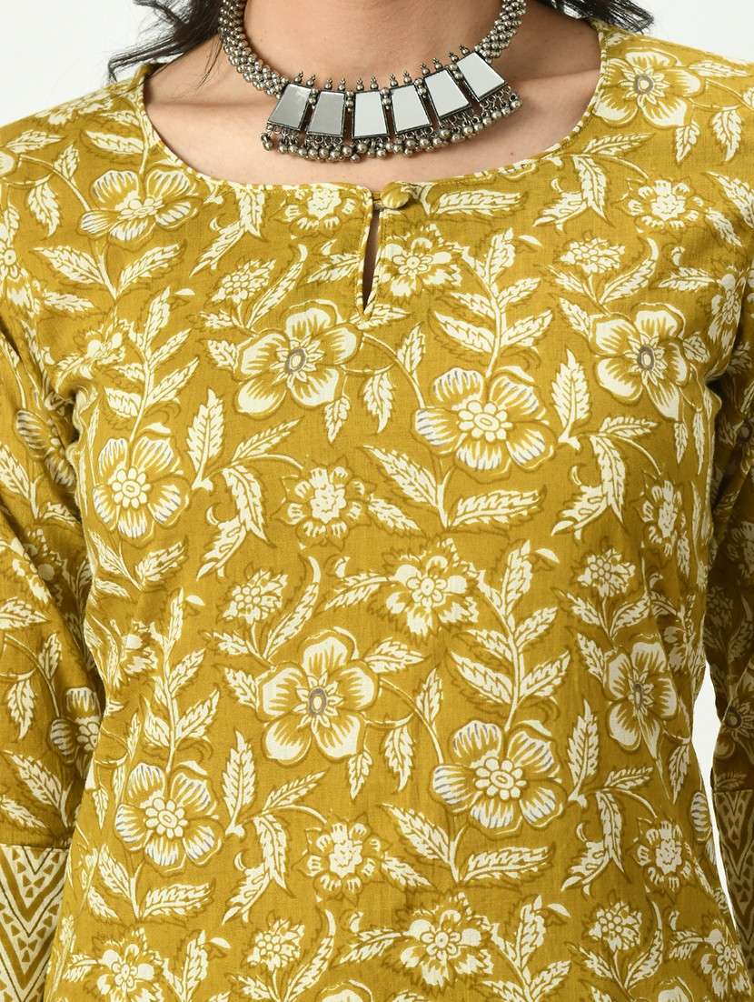 mustard three quarter sleeve kurta pant set - 20416951 - Standard Image - 4