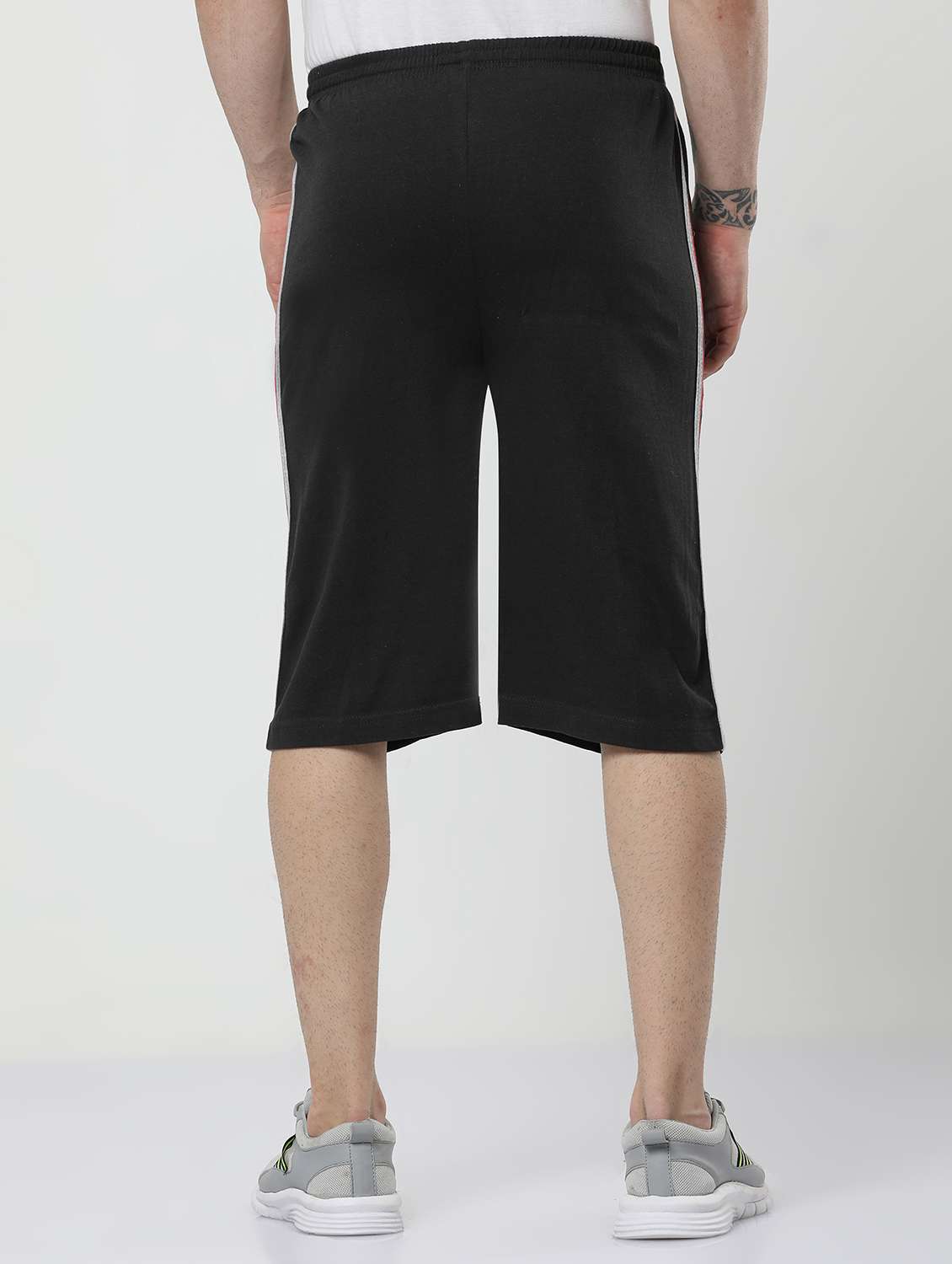 men solid black cotton three - fourth - 20430594 -  Standard Image - 1