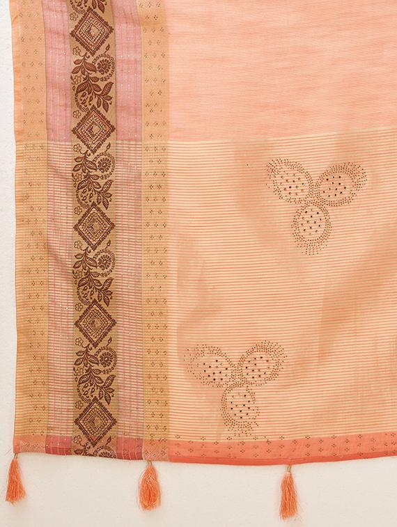 women peach embellished saree - 20434037 - Standard Image - 4