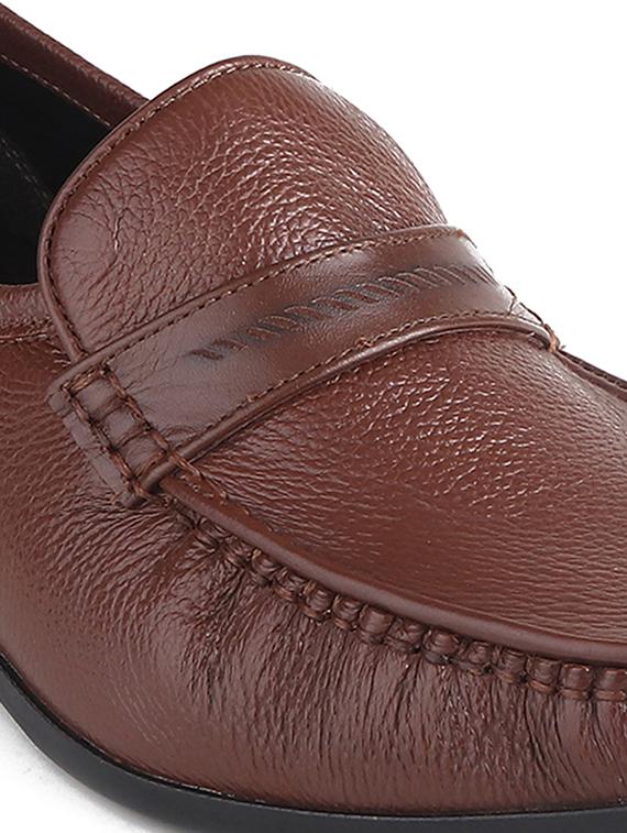 men solid brown leather slip on loafer - 20446792 - Standard Image - 4
