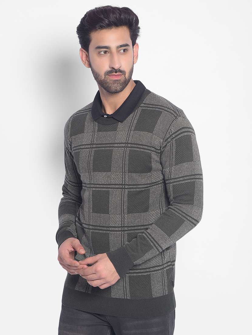 men grey checkered cotton pullover