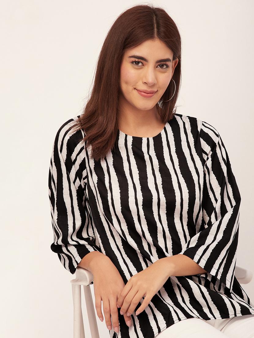 black round neck striped high low top - 20459159 - Standard Image - 4