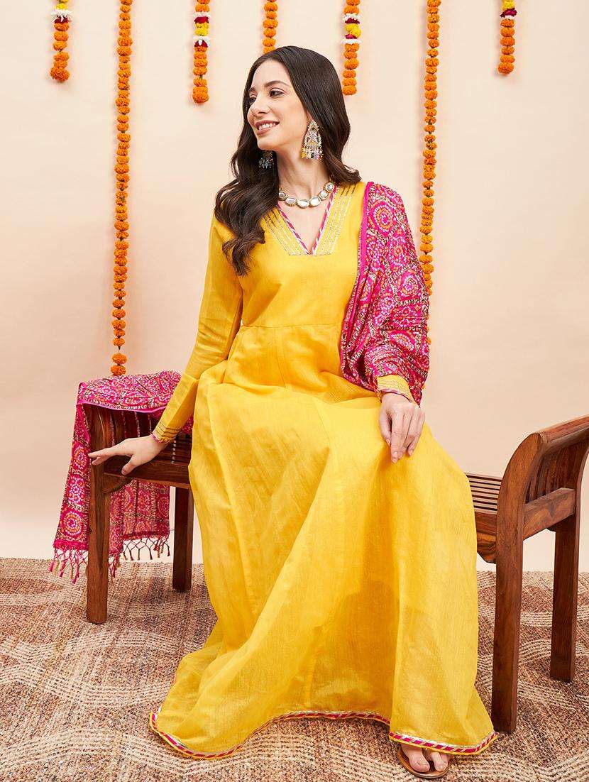 yellow gota work kurta dupatta set - 20467444 -  Standard Image - 4