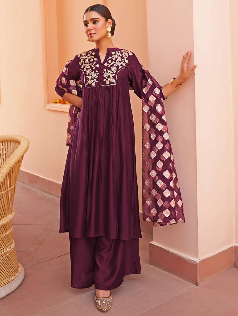 women burgundy mandarin neck kurta palazzo set with dupatta