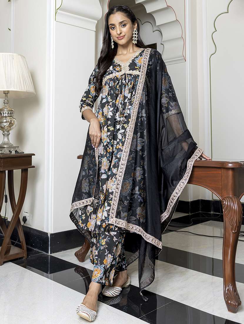 women black v neck kurta palazzo set with dupatta - 20474398 -  Standard Image - 1