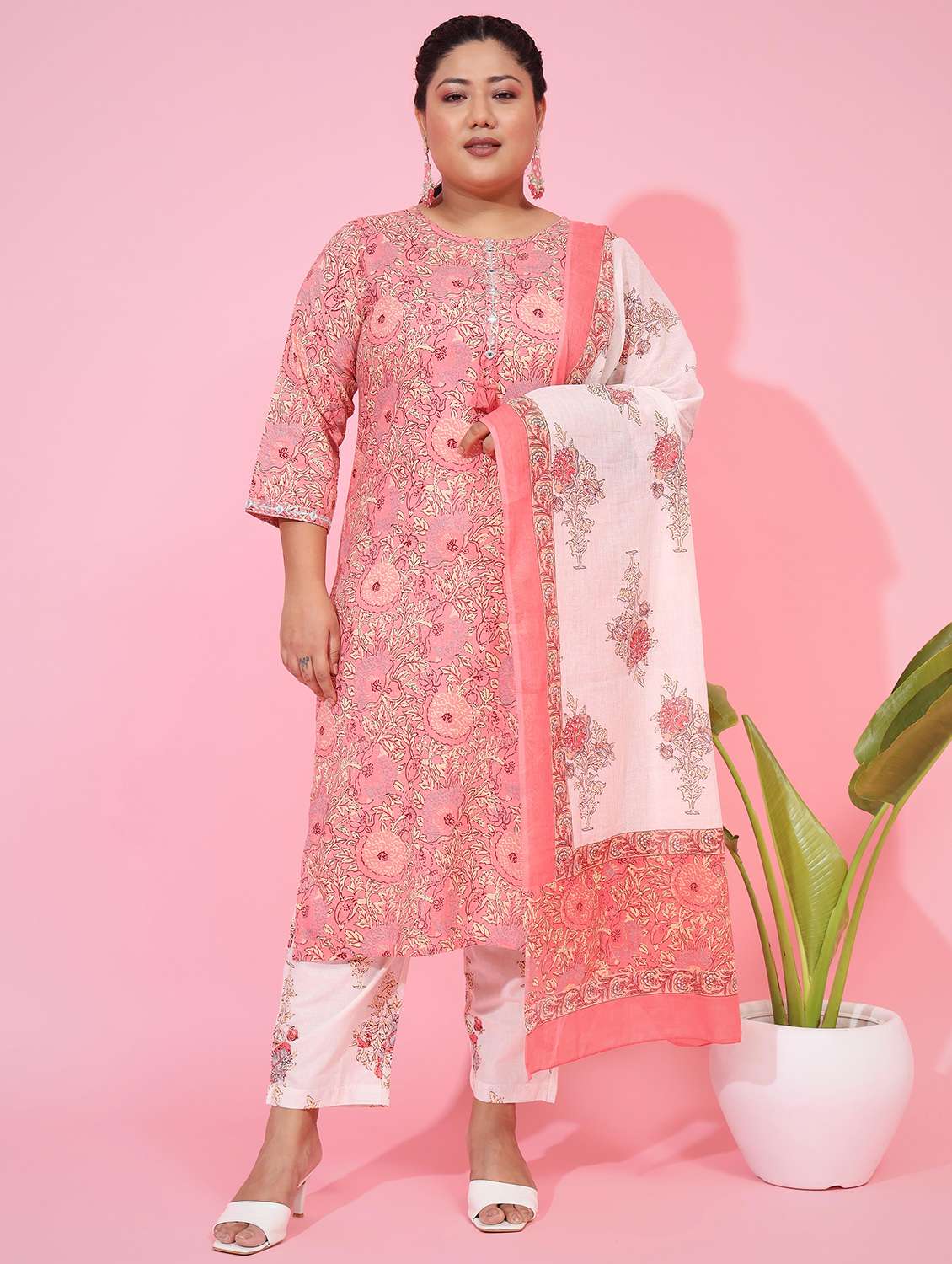 women pink round neck kurta pant set with dupatta