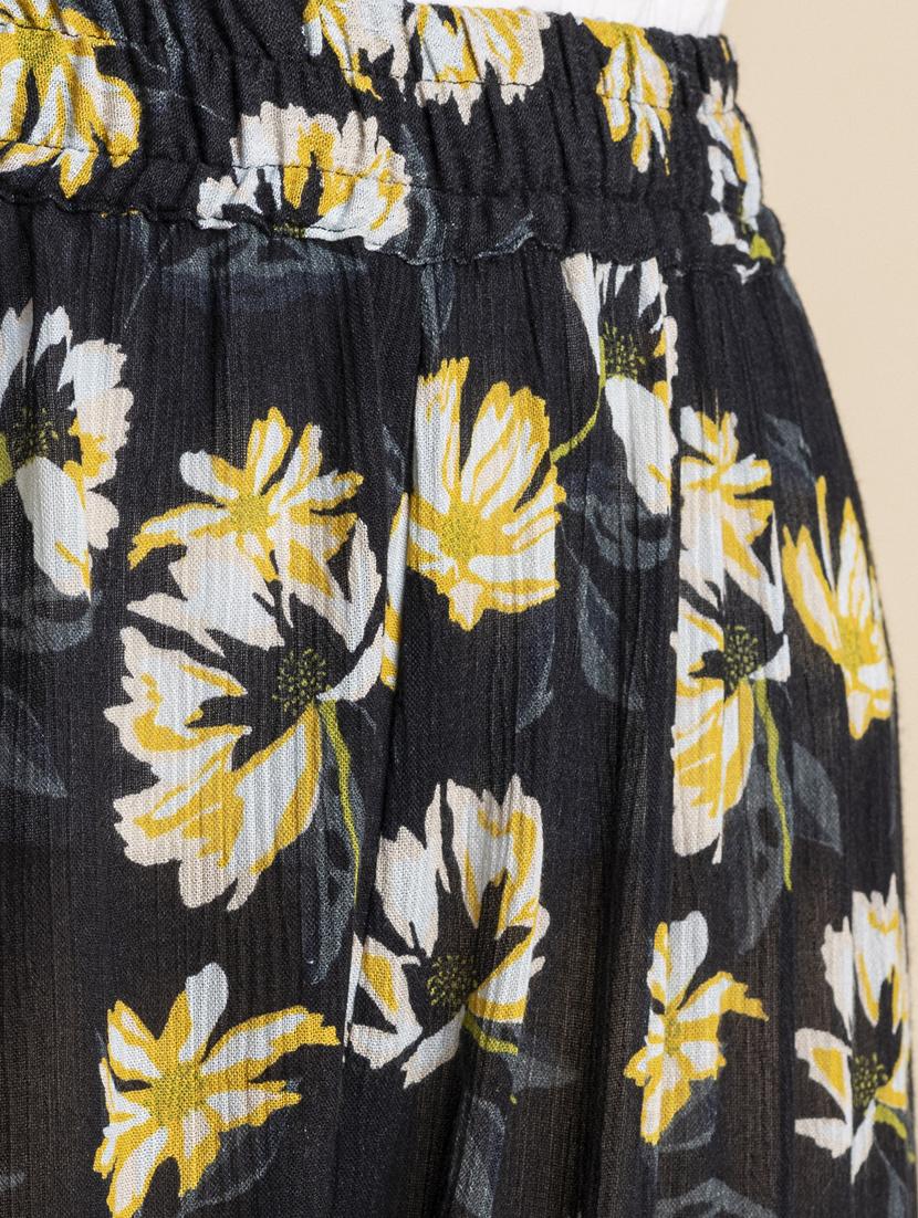 black floral straight palazzo - 20485670 - Standard Image - 4