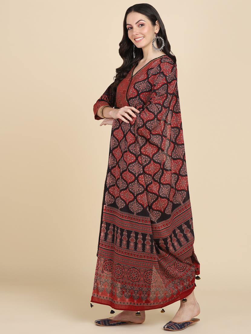 women three quarter sleeve kurta salwar with dupatta set - 20486112 -  Standard Image - 1
