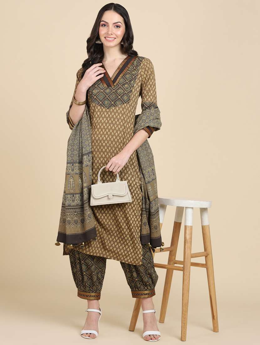 women three quarter sleeve kurta salwar with dupatta set - 20486114 - Standard Image - 4
