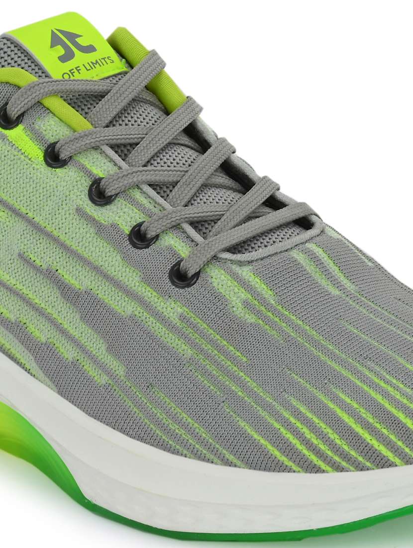 men lace up sport shoes - 20486779 -  Standard Image - 4