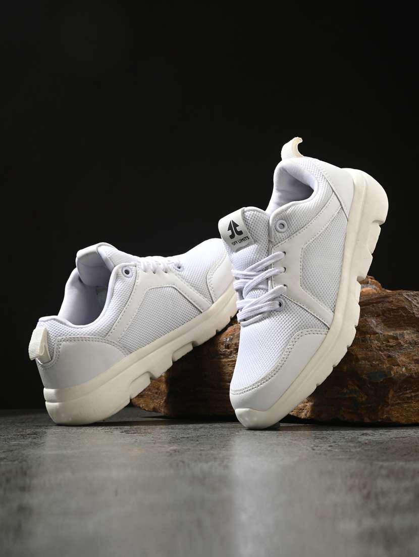 boys white lace up sports shoes