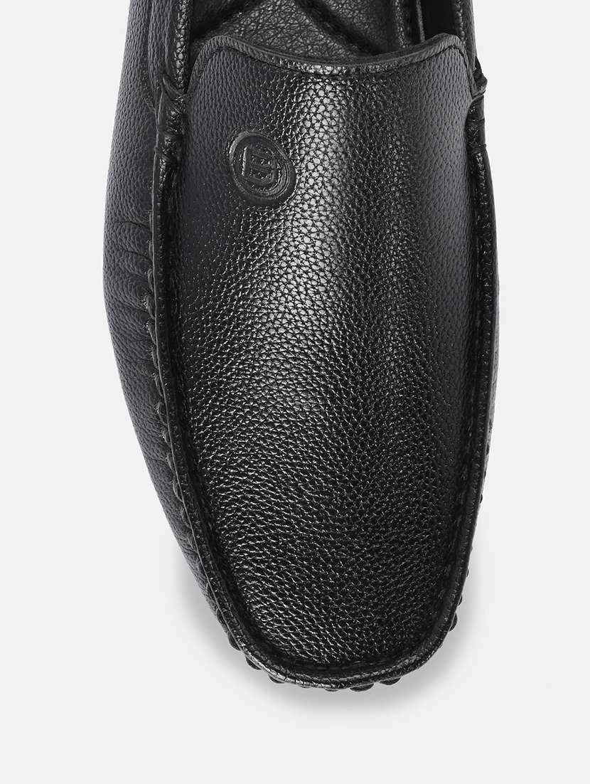 men solid black slip on moccasin - 20491658 - Standard Image - 4